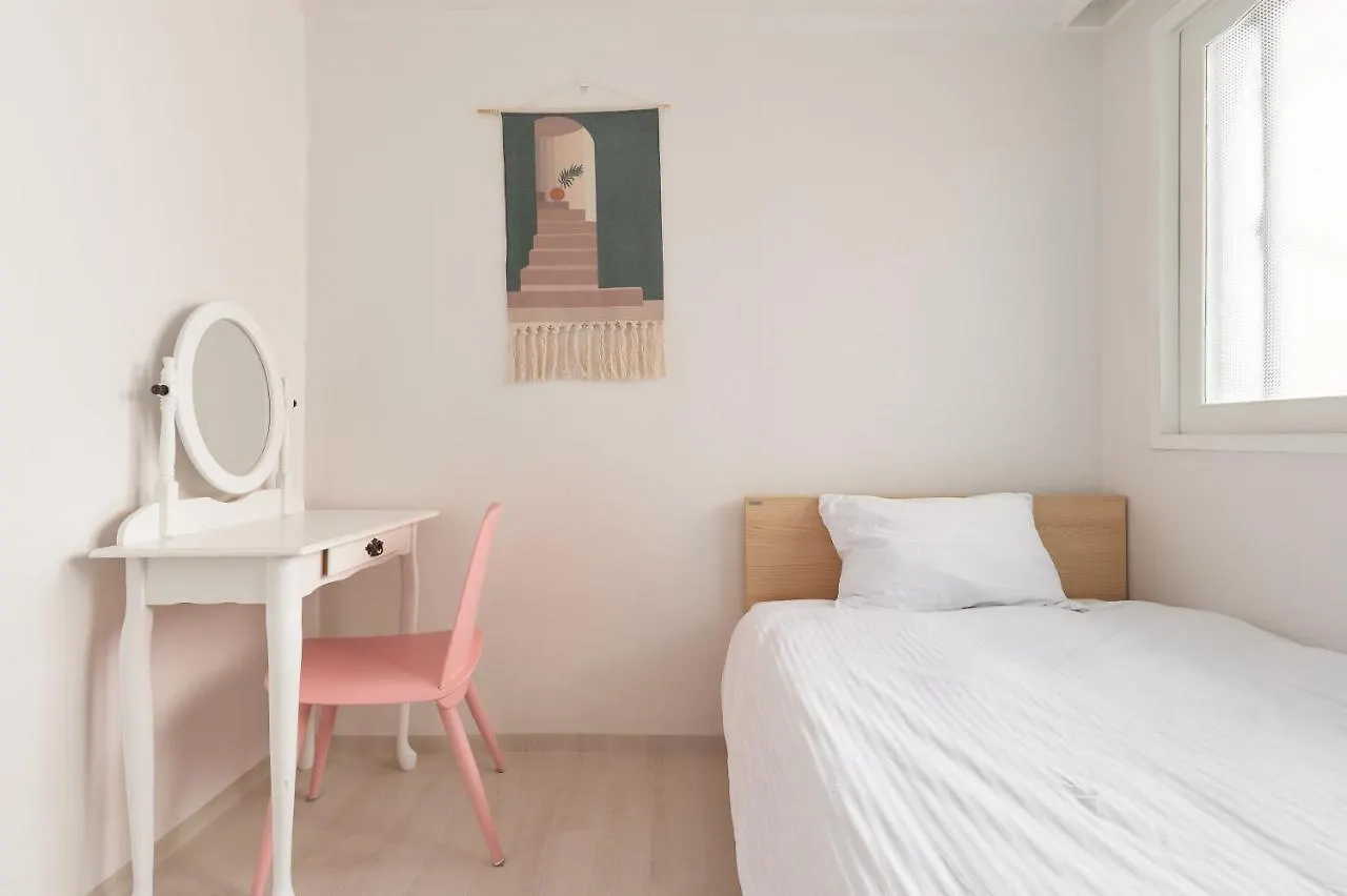 Apartment May House 1 Seoul